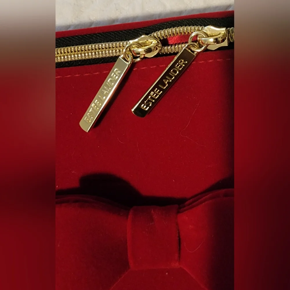 Estee Lauder Red Velvet Cosmetic 2020 Train Case Zipper